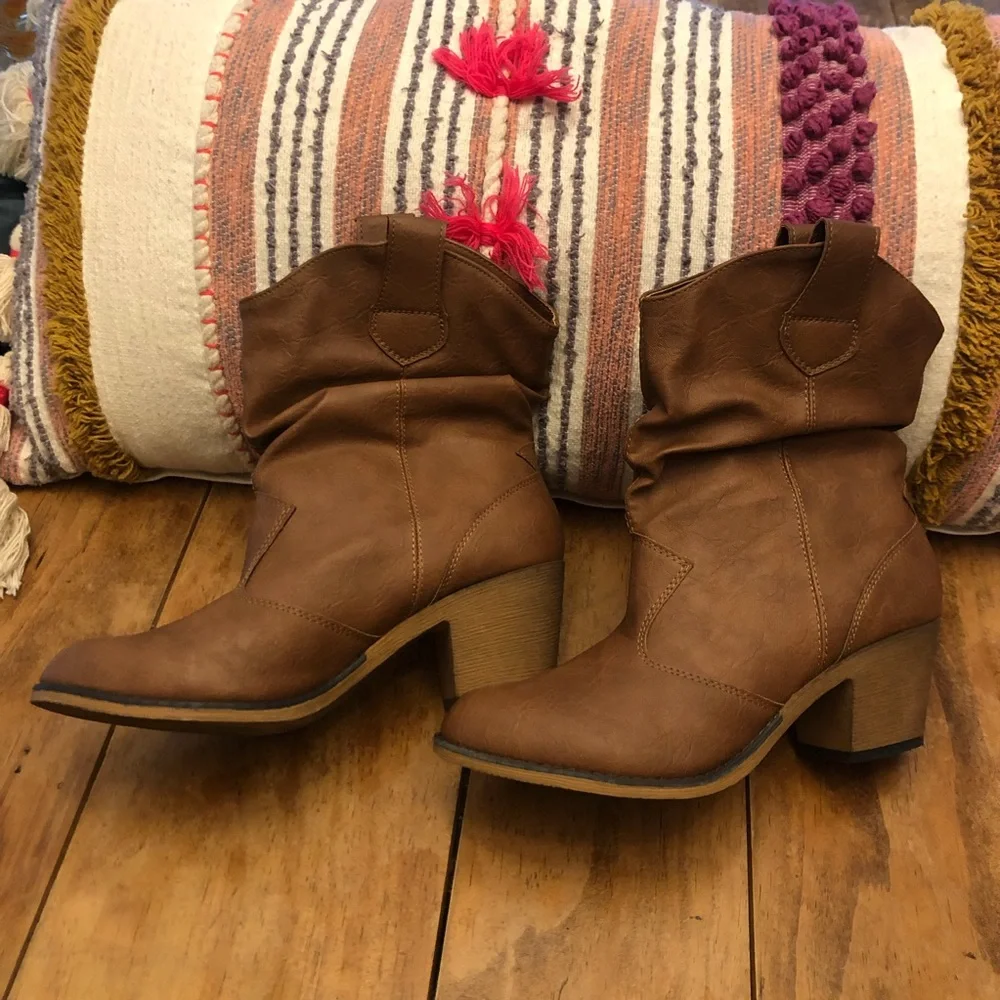 Adorable slouch boots - Picture 10 of 12